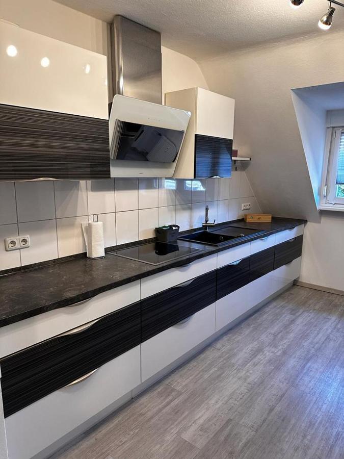 A&V Apartments Wunderschoene Rheinblick Wohnung Zum Entspannen Apt Ela Duisburg Exterior photo